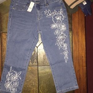 New Women’s Legging Crop Jeans